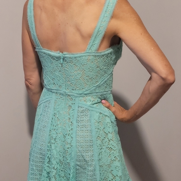 BCBG Maxazria soft green lace fully lined dress - Picture 12 of 12